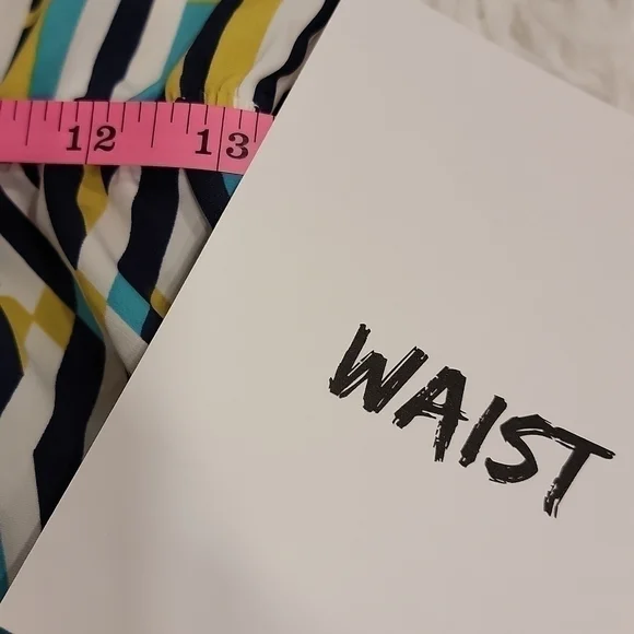 𝅺forever 21 abstract cubist print self tie romper with elastic waist size small - Picture 6 of 10